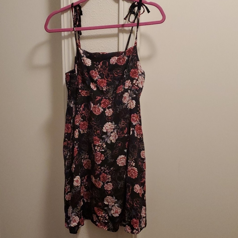 Hot topic skull floral dress size M